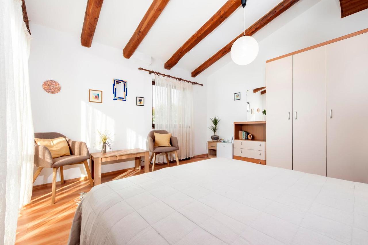Studio And Room Tea Ровінь Екстер'єр фото